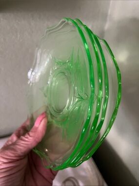 Set 4 Vintage Cambridge Uranium Glass Plates – Glow Green under UV